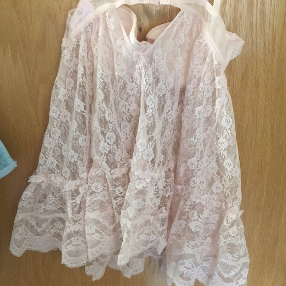 Lace lingerie - Picture 2 of 3